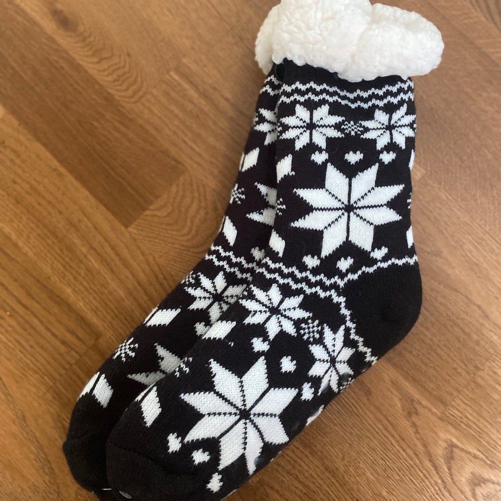 Warm Socks/Slippers w/ No-slip Grip Perfect Gift!